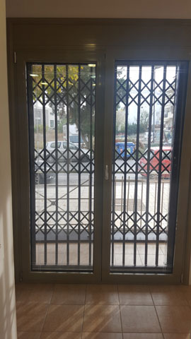 KIRIAZIS DOORS: Φωτογραφίες & Βίντεο