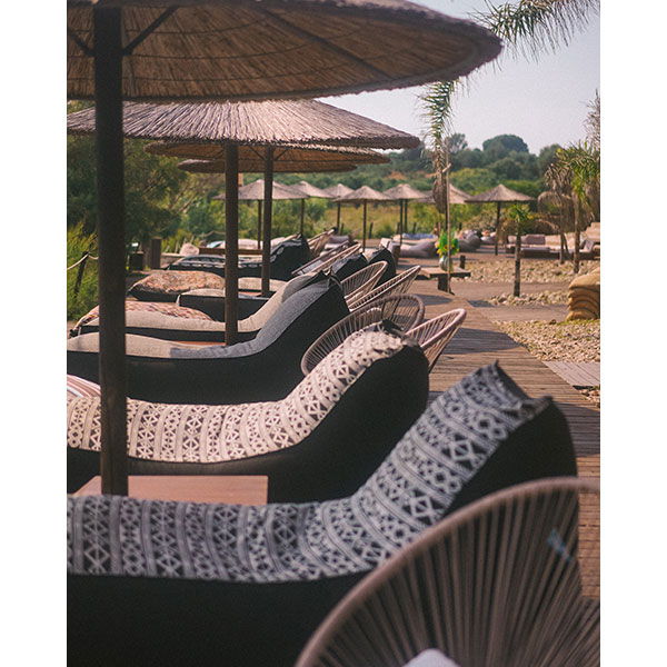 KOA BEACH POOL BAR: Φωτογραφίες & Βίντεο