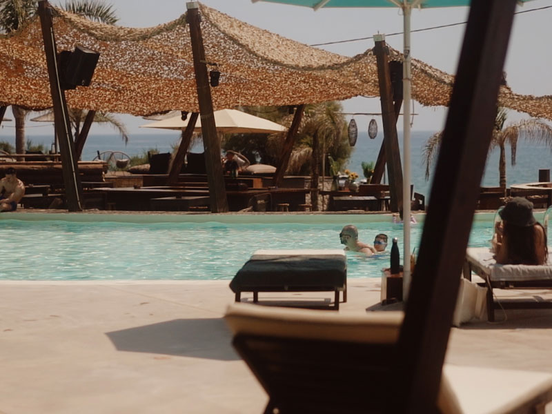 KOA BEACH POOL BAR: Φωτογραφίες & Βίντεο