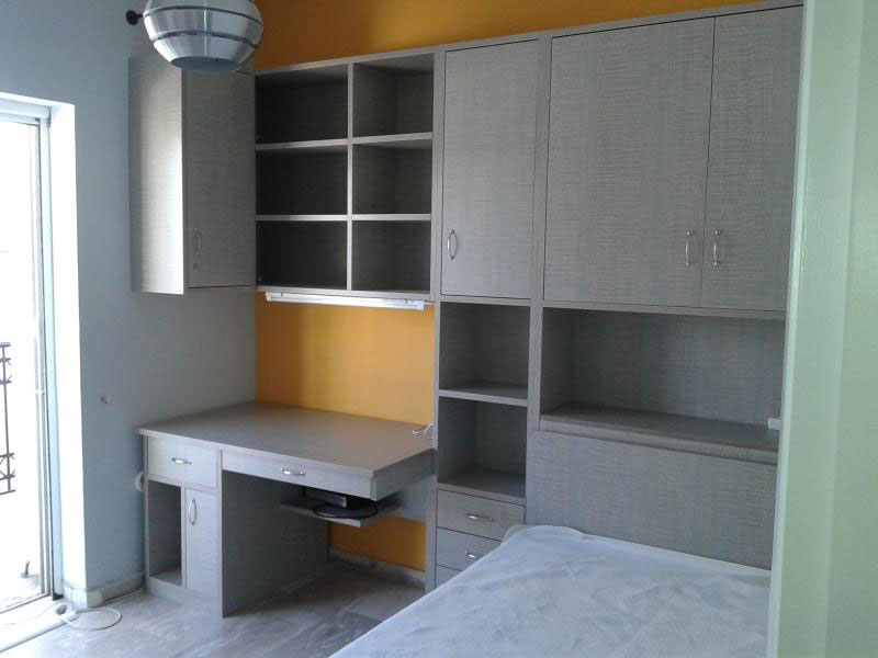 We undertake the construction of your children’s or teen-ager’s room: bed, desk, bookcase & wardrobe