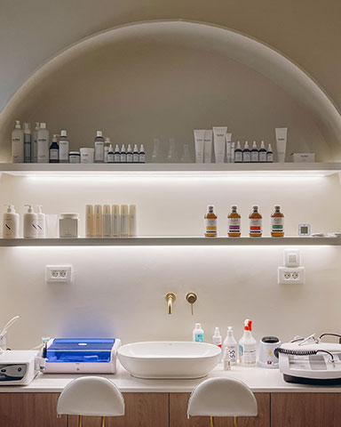 KOSKINIATI CHRISTINA AESTHETIC DERMA CENTER: Φωτογραφίες & Βίντεο