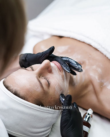 KOSKINIATI CHRISTINA AESTHETIC DERMA CENTER: Φωτογραφίες & Βίντεο