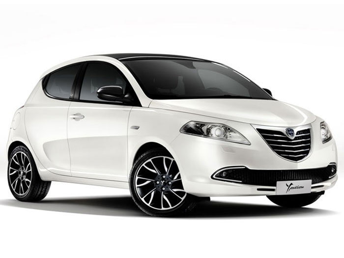 KOSMOS RENT A CAR: Φωτογραφίες & Βίντεο