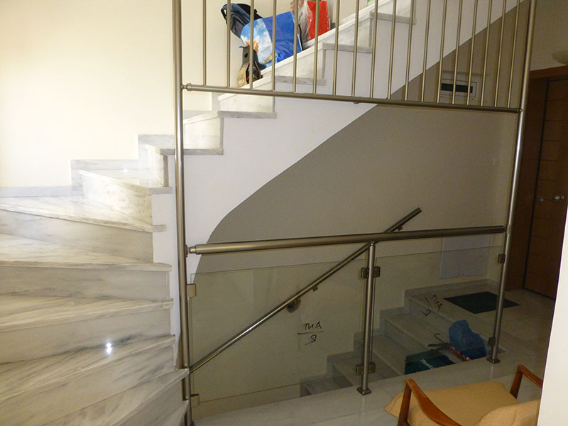 Κάγκελα σκάλας inox