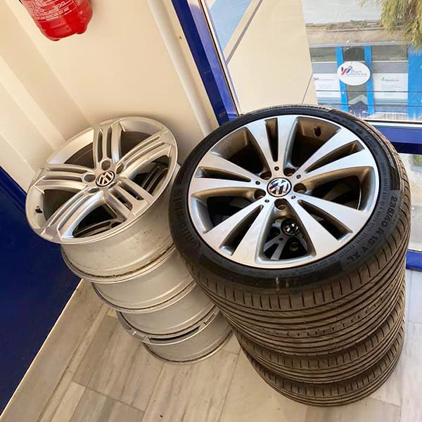 KOUTROULIS CAR PARTS: Φωτογραφίες & Βίντεο