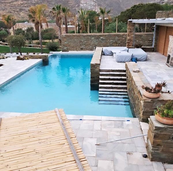 KRIKRIS POOLS: Φωτογραφίες & Βίντεο