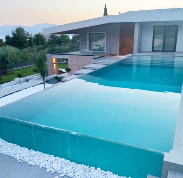 KRIKRIS POOLS: Φωτογραφίες & Βίντεο