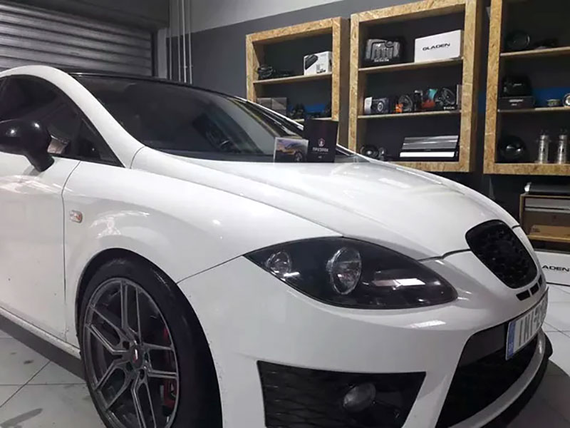 LAP GARAGE: Φωτογραφίες & Βίντεο