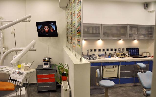 LASER DENTAL CLINIC - TZANNOU EFSTRATIOS: Φωτογραφίες & Βίντεο