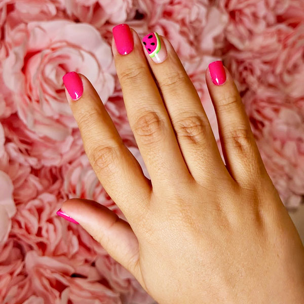 LEYKI KOUTRELA NAIL SALON: Φωτογραφίες & Βίντεο