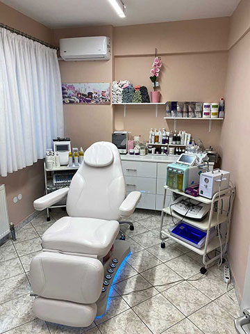 LINA'S BEAUTY HOUSE: Φωτογραφίες & Βίντεο