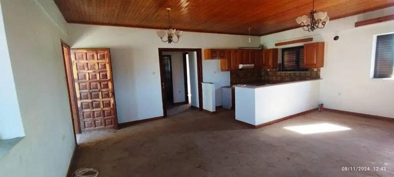 LIVE HOME REAL ESTATE: Φωτογραφίες & Βίντεο