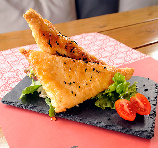 LOCAL BBQ & SOUVLAKI: Φωτογραφίες & Βίντεο