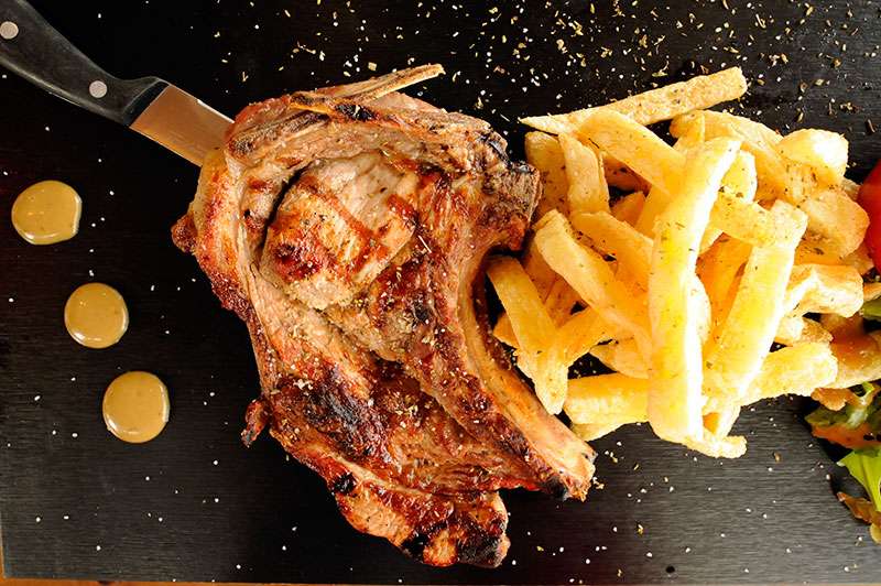 LOCAL BBQ & SOUVLAKI: Φωτογραφίες & Βίντεο