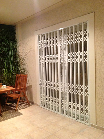LOWE DOORS MONOPROSOPI IKE: Φωτογραφίες & Βίντεο
