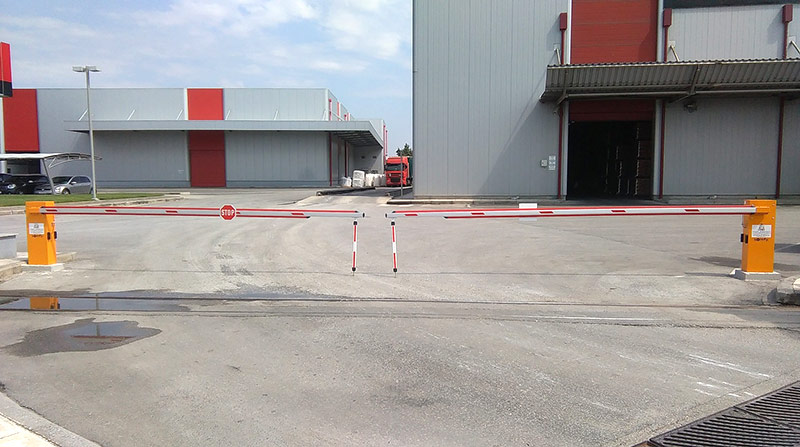 LOWE DOORS MONOPROSOPI IKE: Φωτογραφίες & Βίντεο