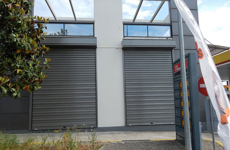 LOWE DOORS MONOPROSOPI IKE: Φωτογραφίες & Βίντεο