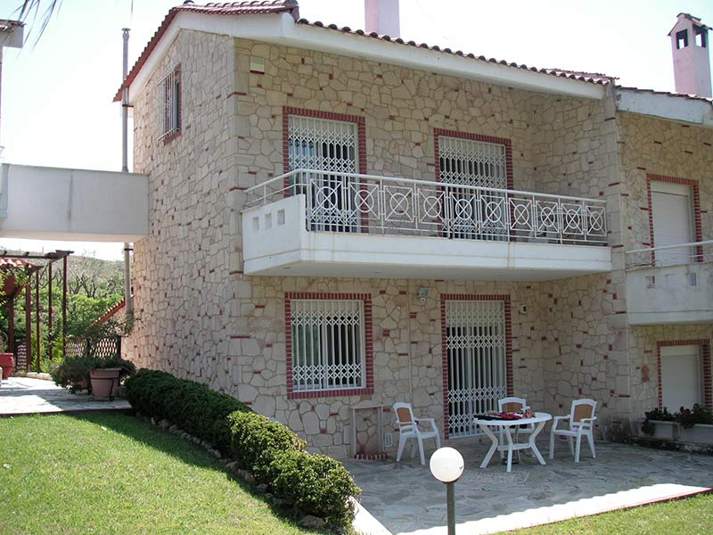 LOWE DOORS MONOPROSOPI IKE: Φωτογραφίες & Βίντεο