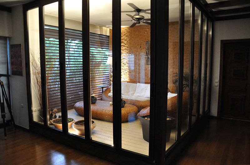 LOWE DOORS MONOPROSOPI IKE: Φωτογραφίες & Βίντεο
