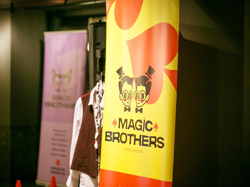 MAGIC BROTHERS: Φωτογραφίες & Βίντεο