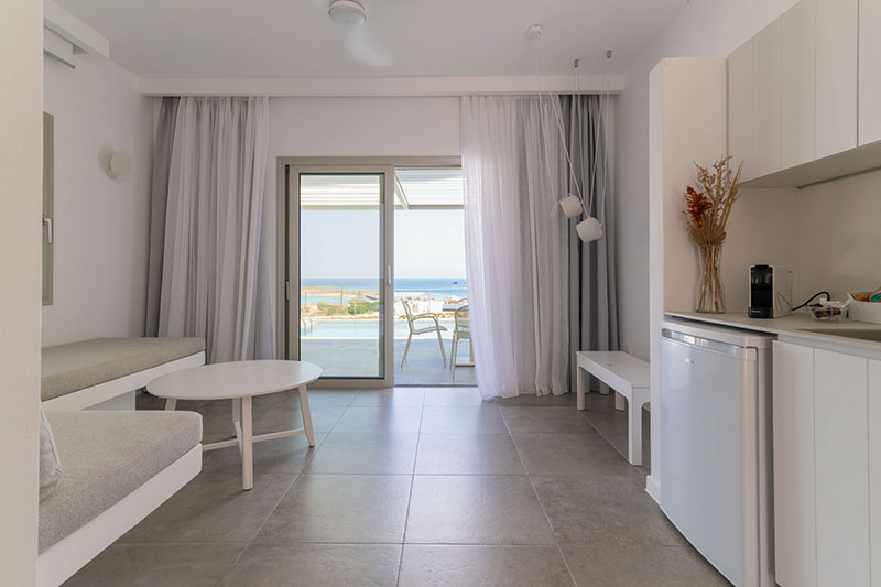 MAKRIKYTHERA LUXURY SUITES: Φωτογραφίες & Βίντεο