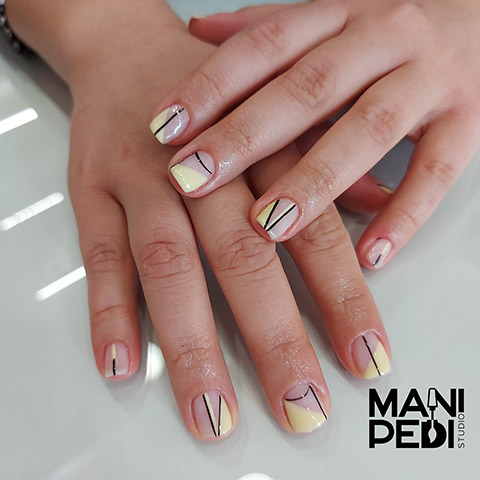 MANI PEDI: Φωτογραφίες & Βίντεο
