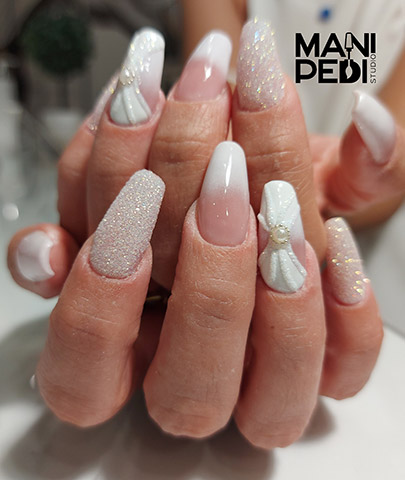 MANI PEDI: Φωτογραφίες & Βίντεο
