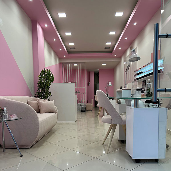 MANI PEDI: Φωτογραφίες & Βίντεο