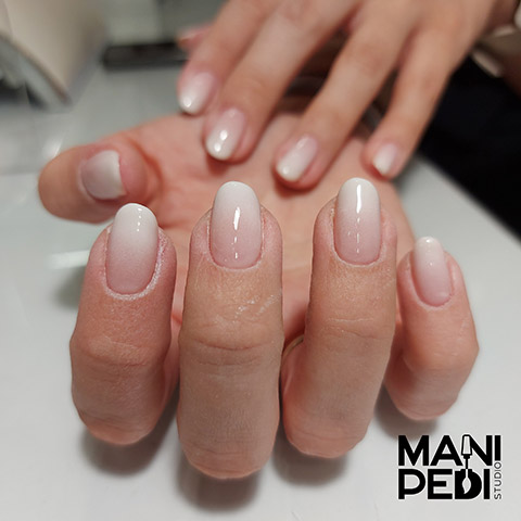 MANI PEDI: Φωτογραφίες & Βίντεο