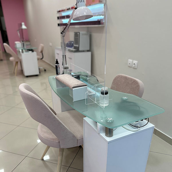 MANI PEDI: Φωτογραφίες & Βίντεο