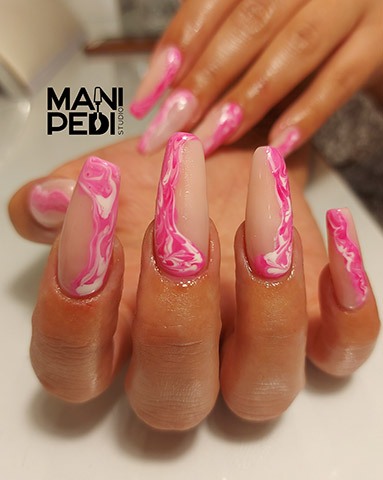 MANI PEDI: Φωτογραφίες & Βίντεο
