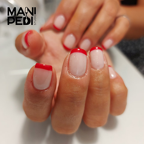 MANI PEDI: Φωτογραφίες & Βίντεο
