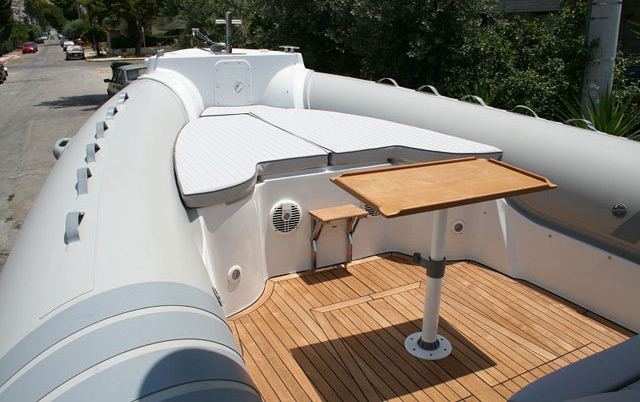 Επένδυση του deck με γνήσιο Teak