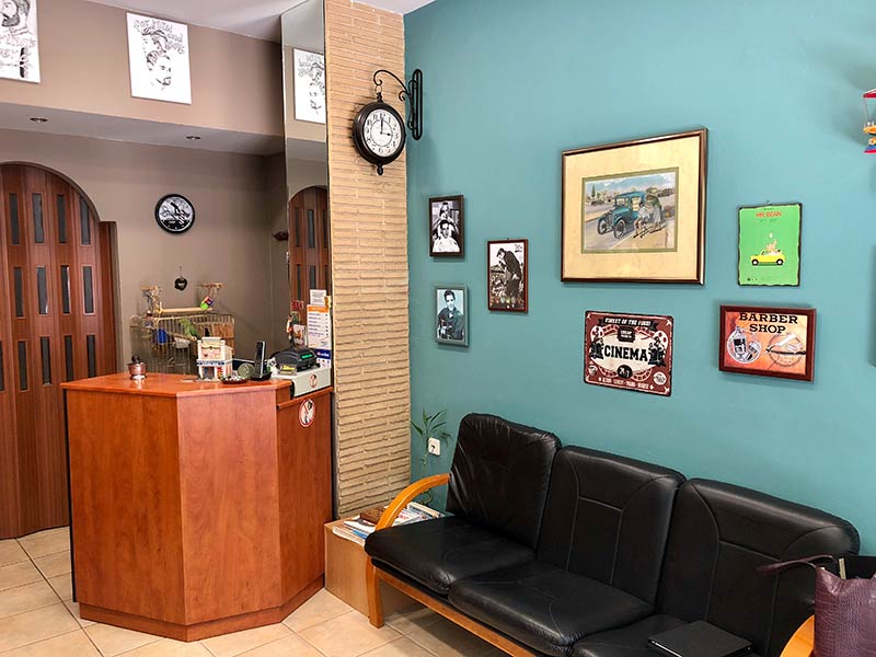 MARINA'S BARBER SHOP: Φωτογραφίες & Βίντεο