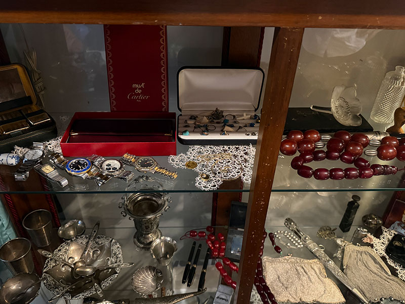 MARINOS ANTIQUE: Φωτογραφίες & Βίντεο