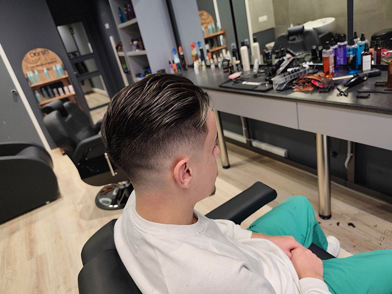 MEN'S HALL BARBERSHOP: Φωτογραφίες & Βίντεο
