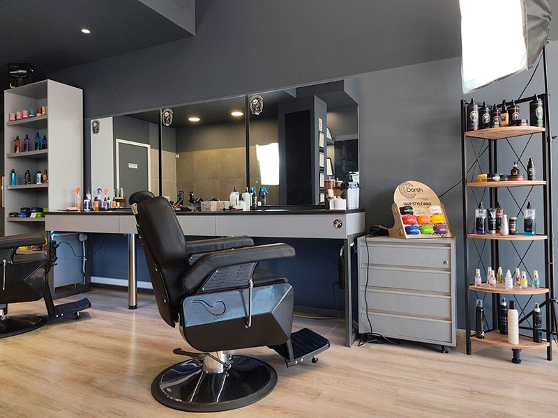 MEN'S HALL BARBERSHOP: Φωτογραφίες & Βίντεο