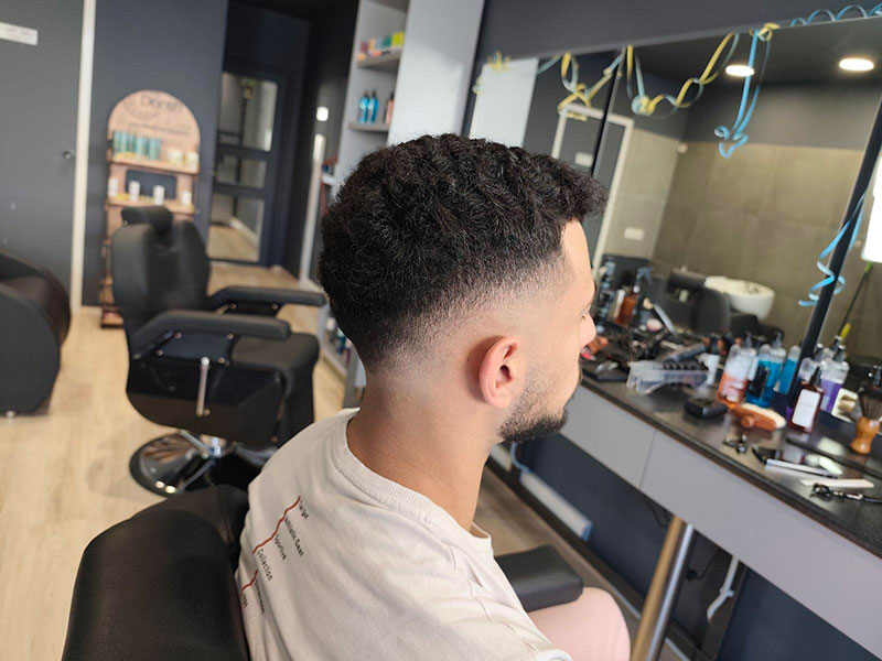 MEN'S HALL BARBERSHOP: Φωτογραφίες & Βίντεο