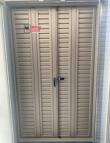 METAL DOOR: Φωτογραφίες & Βίντεο