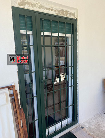 METAL DOOR: Φωτογραφίες & Βίντεο