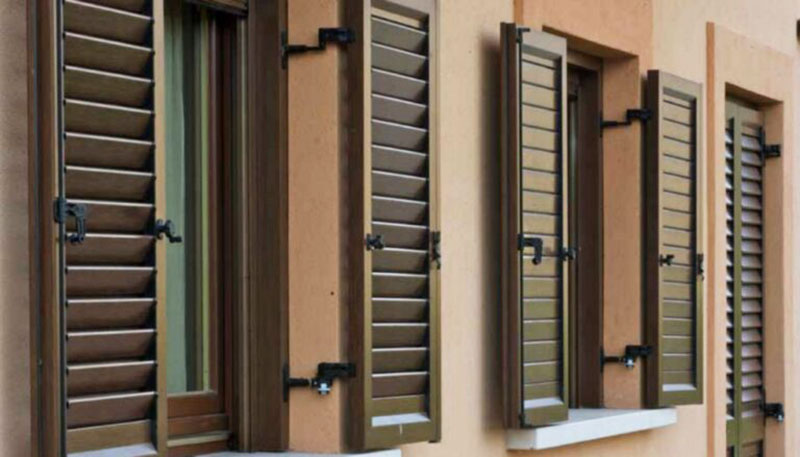 METAL DOOR: Φωτογραφίες & Βίντεο