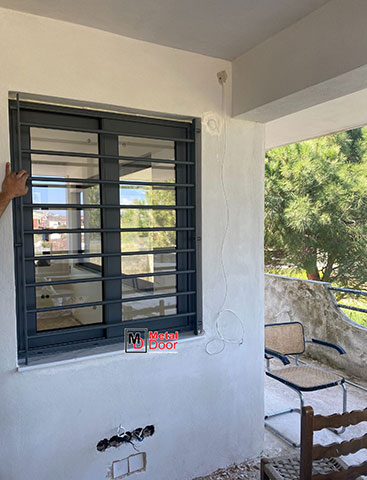 METAL DOOR: Φωτογραφίες & Βίντεο