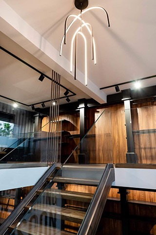 METAL GLASS CORINTHIA: Φωτογραφίες & Βίντεο