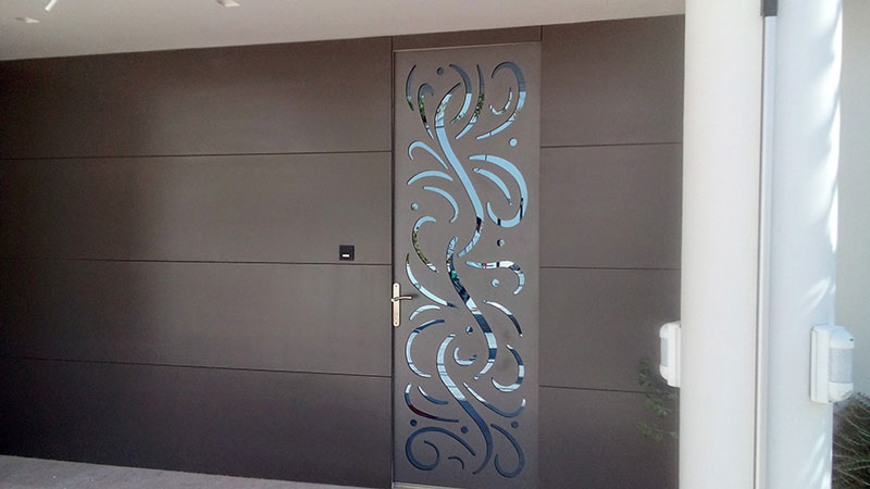 METAL GLASS CORINTHIA: Φωτογραφίες & Βίντεο