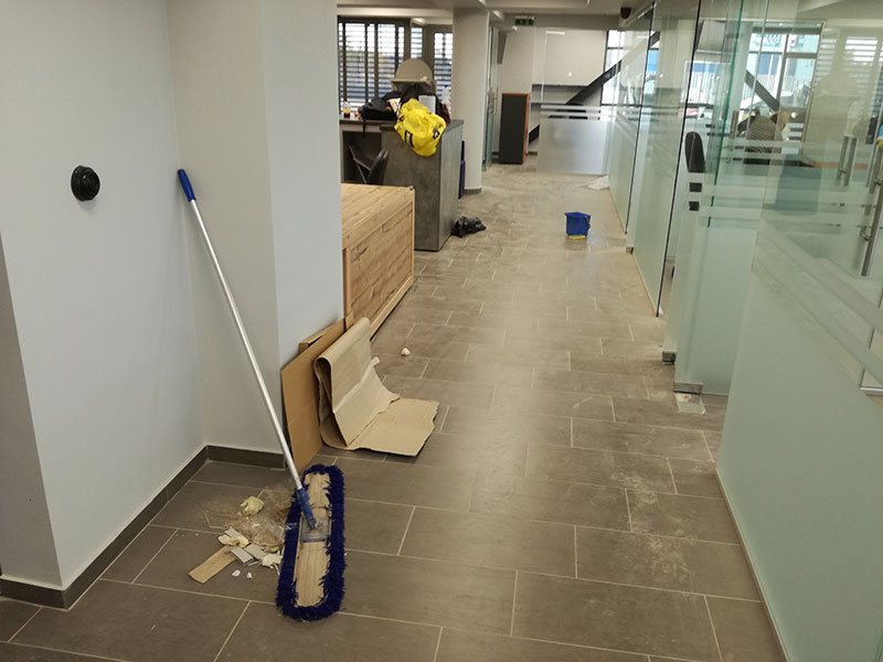 Καθαρισμός επαγγελματικών χώρων (πριν)
