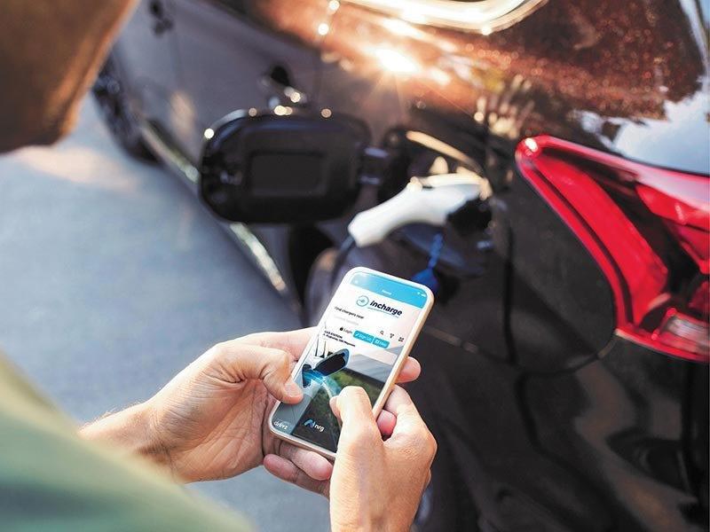 MOTOR OIL: Φωτογραφίες & Βίντεο