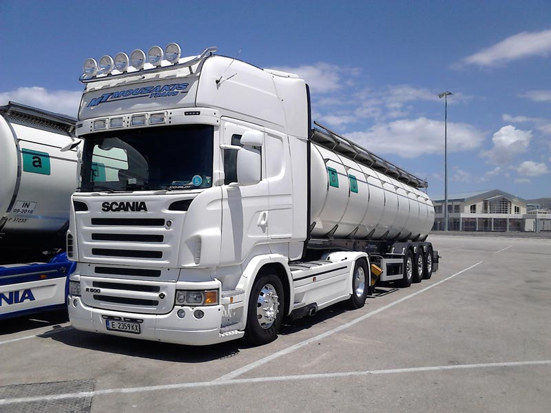 Transport of liquid fuel