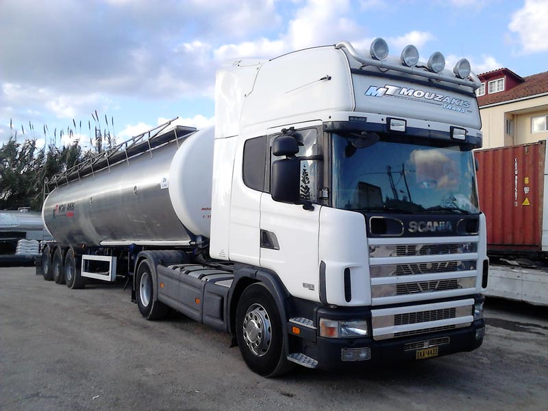 Transport of liquid fuel