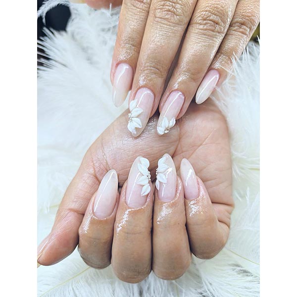 NAILUXURY BEAUTY LOUNGE: Φωτογραφίες & Βίντεο