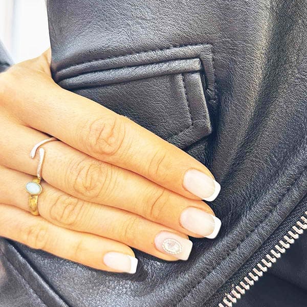 NAILUXURY BEAUTY LOUNGE: Φωτογραφίες & Βίντεο